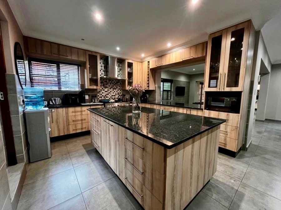 4 Bedroom Property for Sale in Boschdal North West